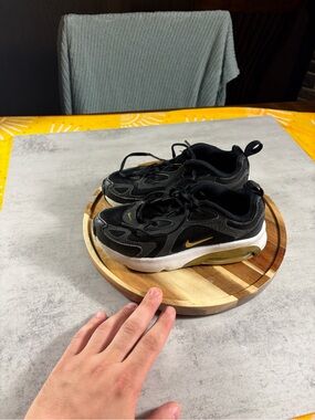 Nike Air Max 200 (PS) Blacketalic Gold size 2y 
AT5628 003